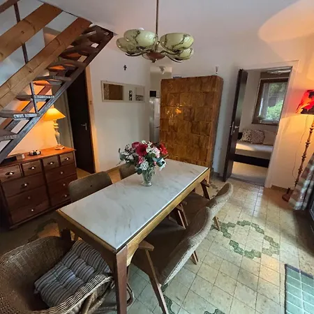 Nagyi Nyaraloja - Vizparti * Balatonszepezd