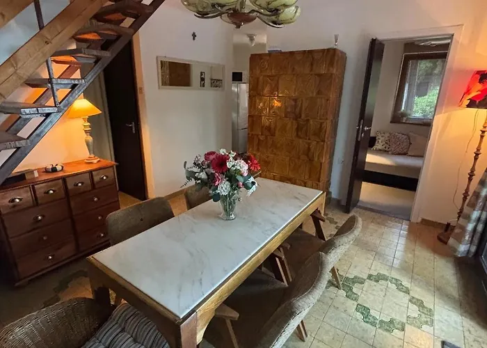 Nagyi Nyaraloja - Vizparti * 벌러톤세페즈드