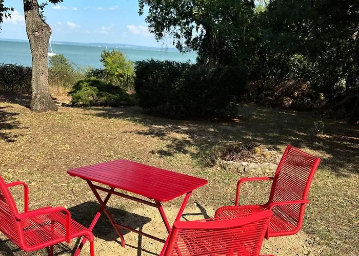 Nagyi Nyaraloja - Vizparti * 벌러톤세페즈드